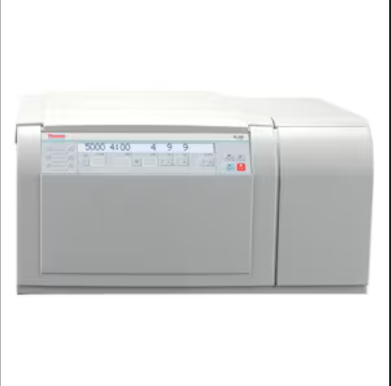 Thermo Scientific SL1 Plus 是一款高效的台式离心机，专为满足中小型实验室的日常分离需求而设计。其设计紧凑，占用空间小，同时具有稳定的分离效果和灵活的样品处理能力，是细胞分离、样品制备及常规样品沉淀工作的理想工具。SL1 Plus 具有直观的用户操作界面、出色的安全防护功能及低噪音运行特点，非常适合科研、教育和临床实验室中的常规分离应用。
<BR>
<BR>