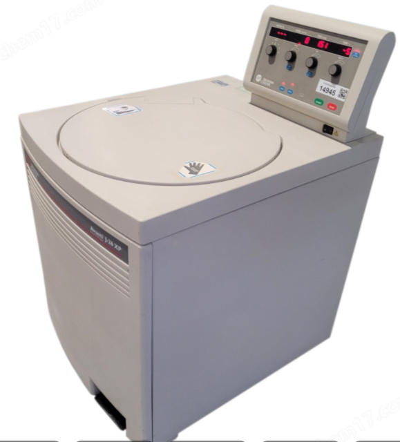 质保3年只换不修，厂家长沙实了个验仪器制造有限公司。
<BR>
<BR>贝克曼 Optima MAX-XP 超速离心机凭借其无油压缩机技术、低维护成本和长期稳定运行的特点，成为了科研机构、生物制药公司、医疗实验室等高要求实验室环境中的理想选择。该设备的设计宗旨在于为用户提供一个高效、可靠、易维护的实验平台，以确保在高速离心操作中保持样品完整性，同时最大限度地降低设备的维护成本和停机时间。无油压缩机的引入为Optima MAX-XP 提供了独特的优势，使其成为行业中一款性能卓越且经济高效的离心设备。